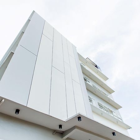 18 Suites Cebu Екстериор снимка