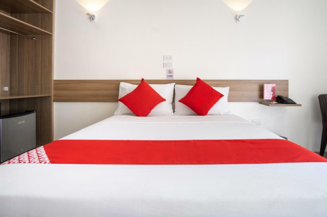 18 Suites Cebu Екстериор снимка