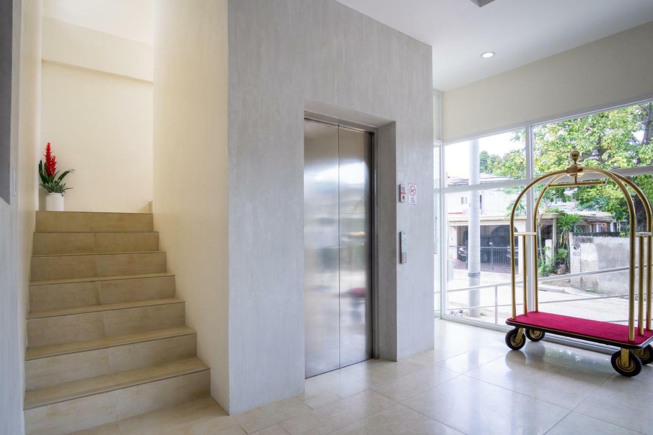 18 Suites Cebu Екстериор снимка